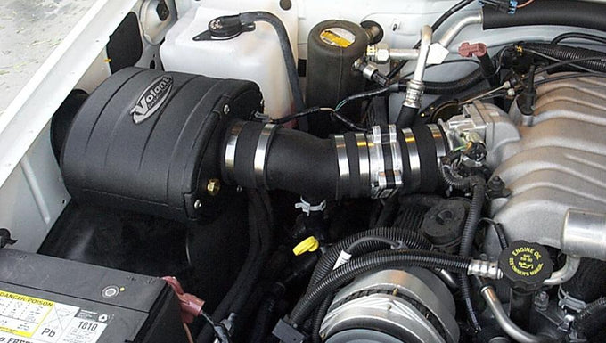 Pro5 Closed Box Air Intake <br> 96-00 Chevy GMC C/K2500 3500 HD