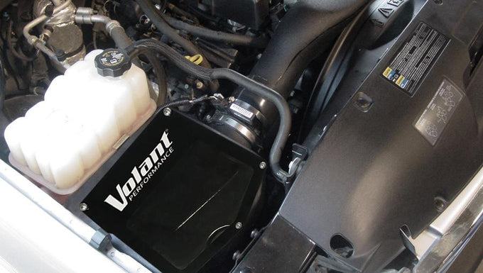Closed Box Air Intake w/Oiled Filter <br> 01-06 Chevy Acalanche Silverado 2500 3500
