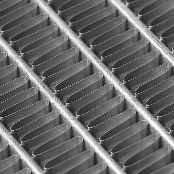 01-04 Grand Voyager/Caravan AT Radiator - OE Style - Aluminum - 6